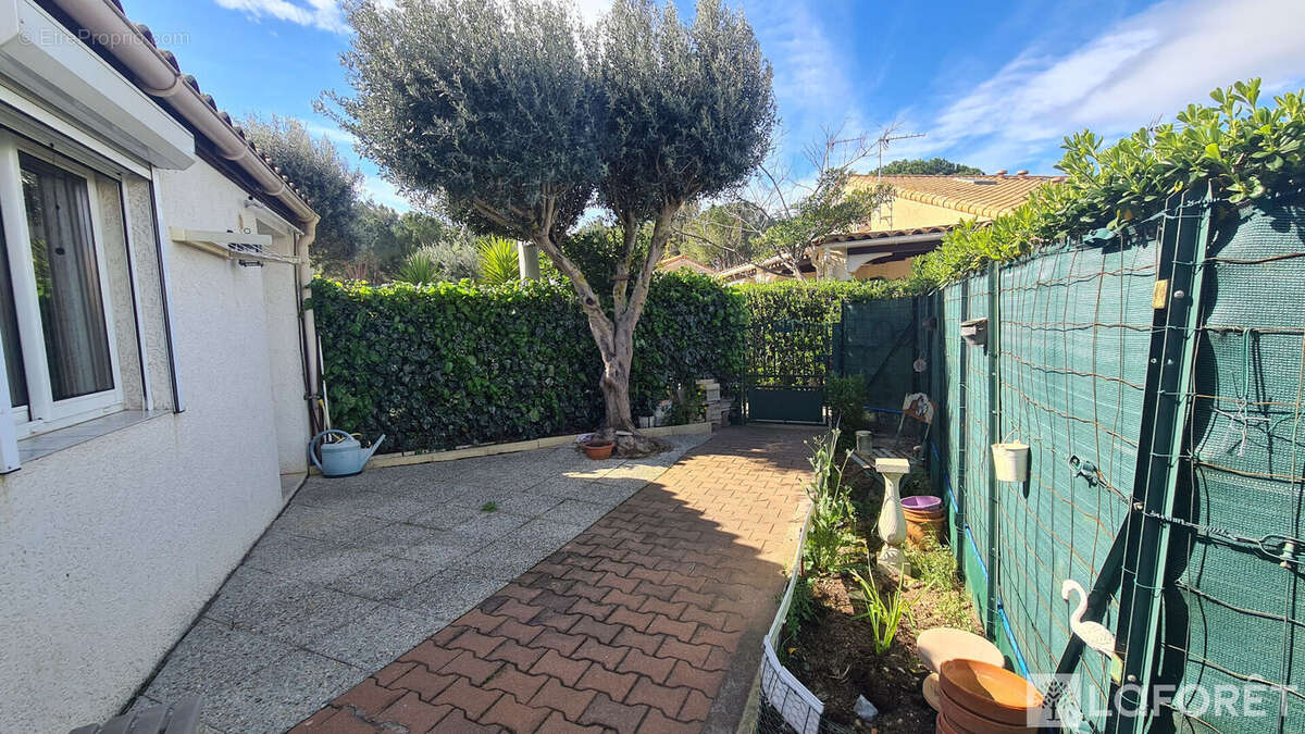 Maison à VIC-LA-GARDIOLE