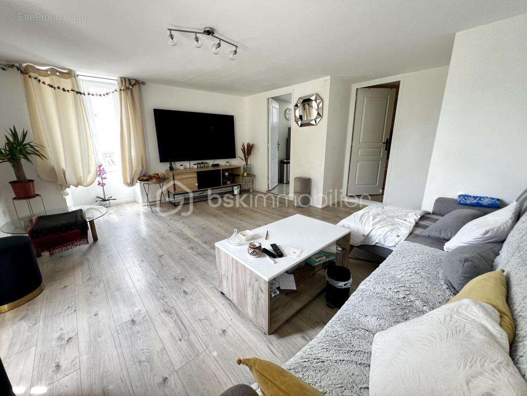 Appartement à MOUROUX