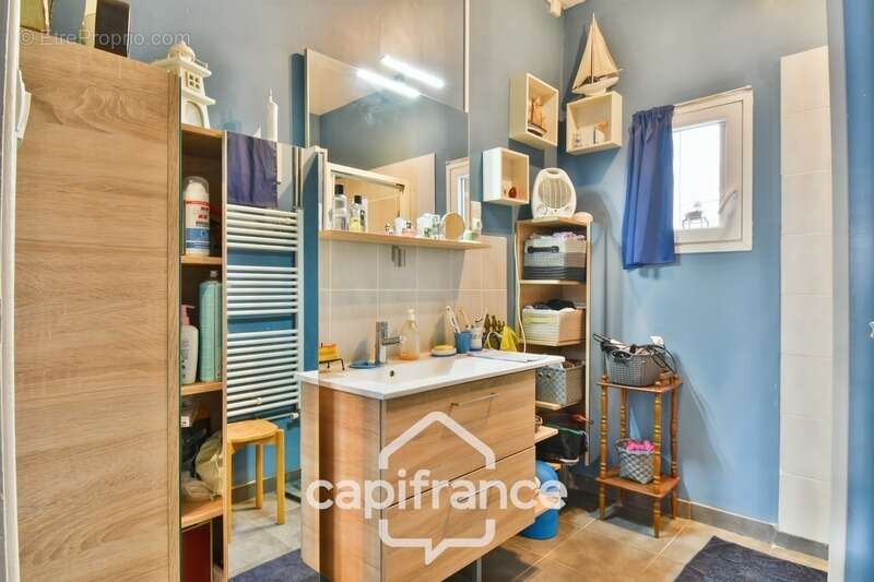 Maison à vendre de plain pied 5 pièces SAINT JEAN D'ANGELY (17) sur une parcelle de 1012m² - photo 24