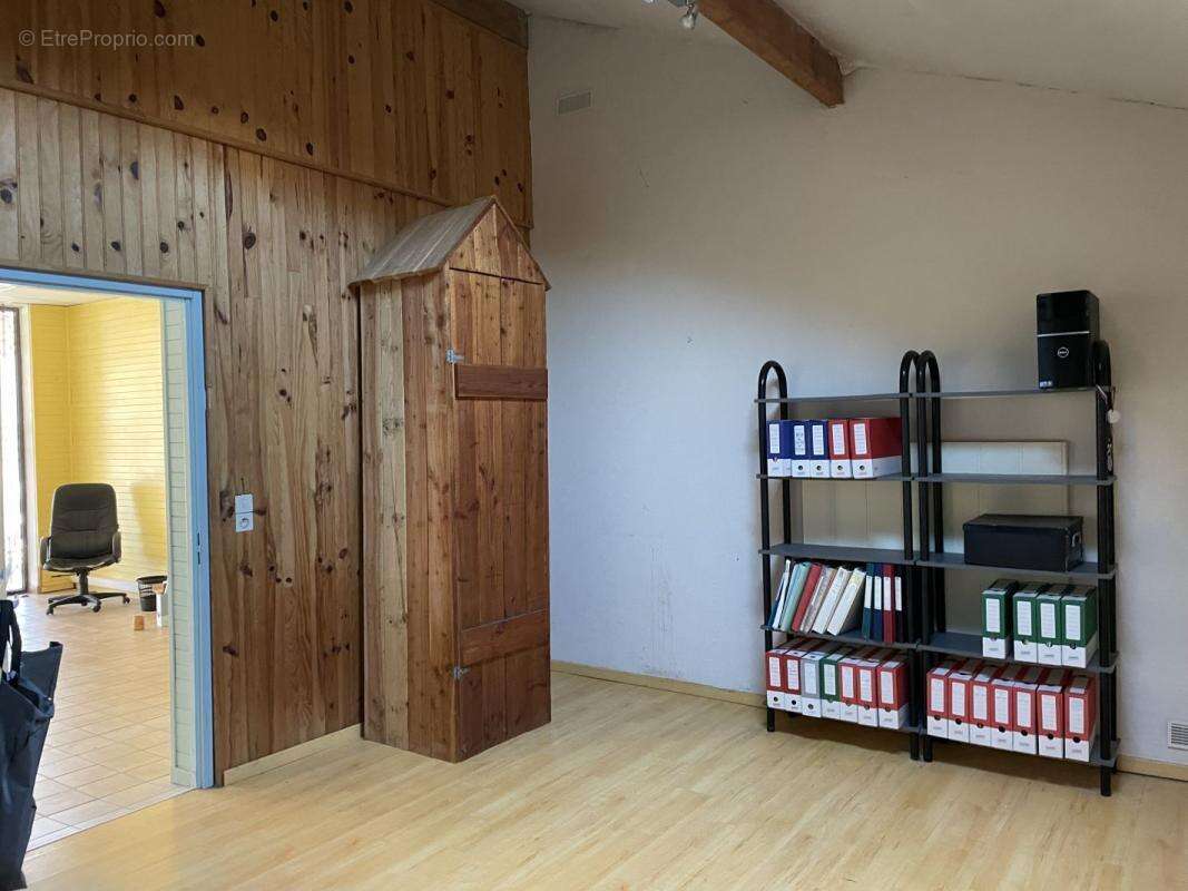 Commerce à MOLIETS-ET-MAA