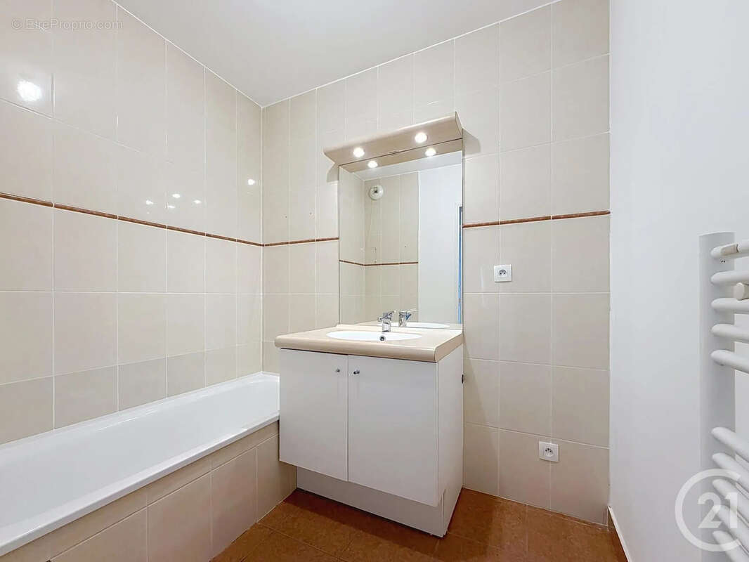 Appartement à SATHONAY-CAMP