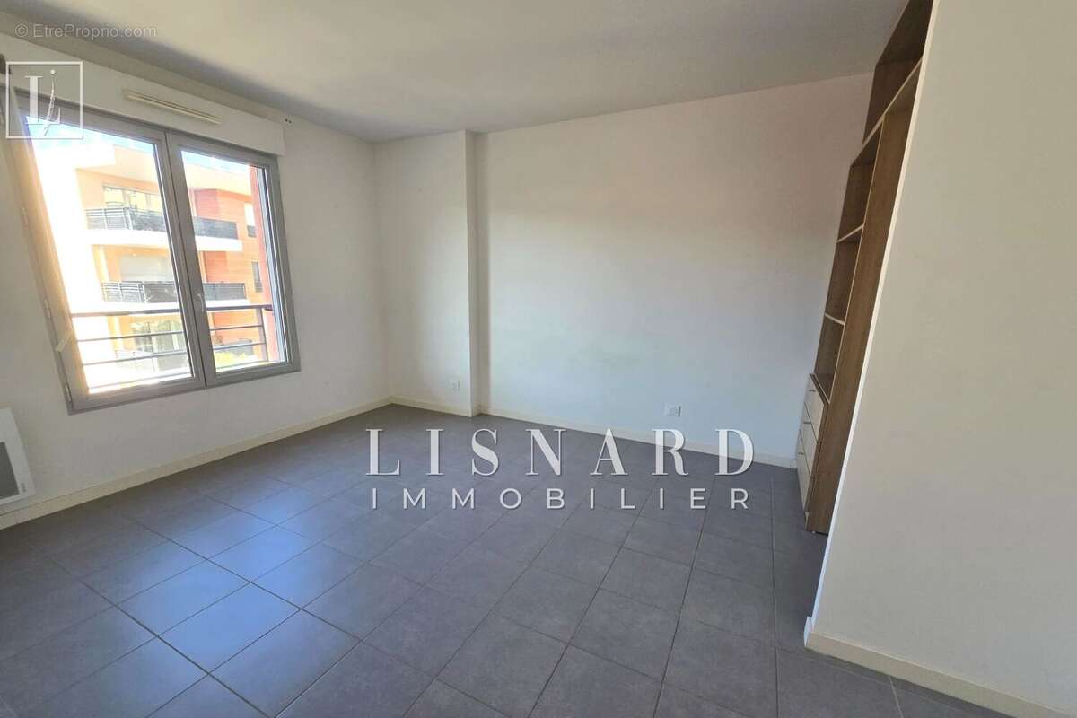 Appartement à VALLAURIS