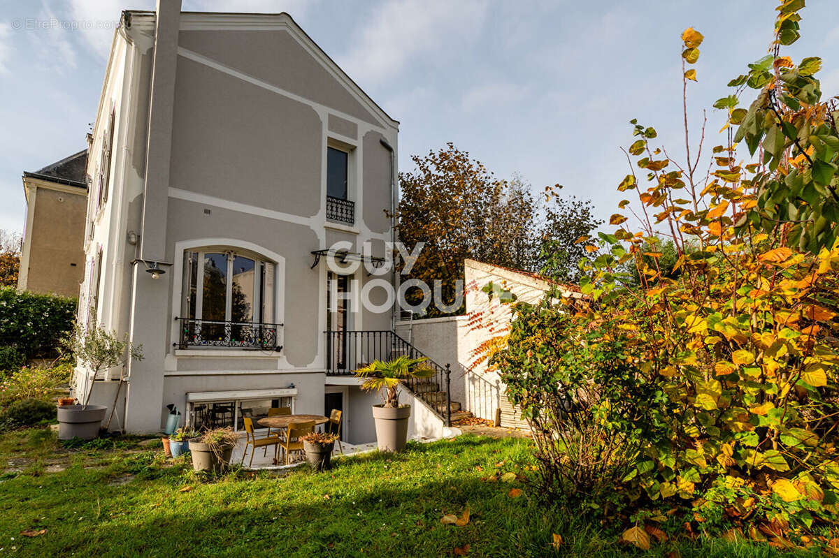 Maison à ASNIERES-SUR-SEINE