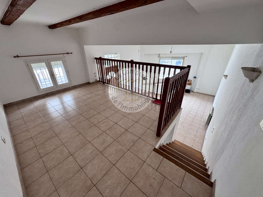 Appartement à MARSEILLE-4E