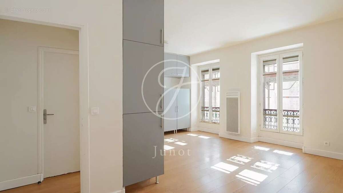 Appartement à PARIS-11E