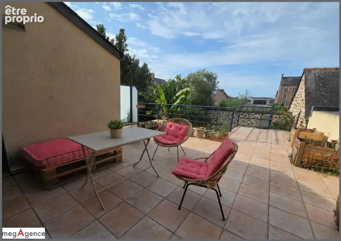 Très belle maison de ville en pierre 4 chambres avec jardin et garage - photo 3