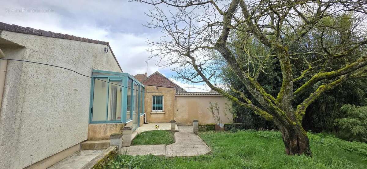 Maison à GRANDFRESNOY