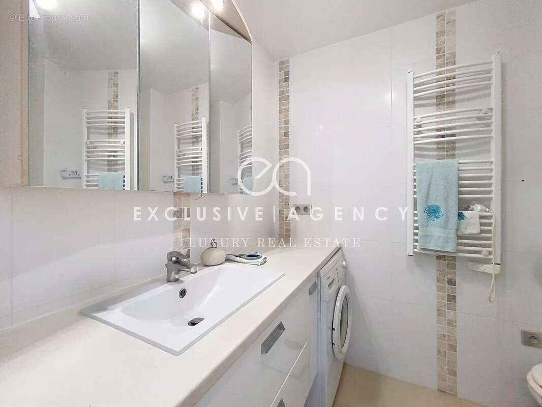 Appartement à VALLAURIS