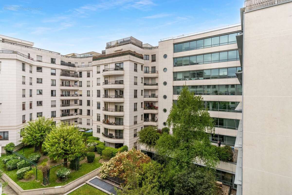Appartement à LEVALLOIS-PERRET