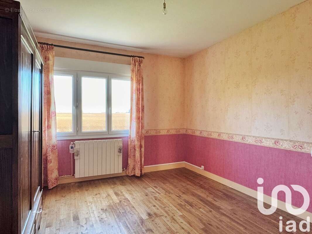 Maison 160 m² à Raix  - photo 8