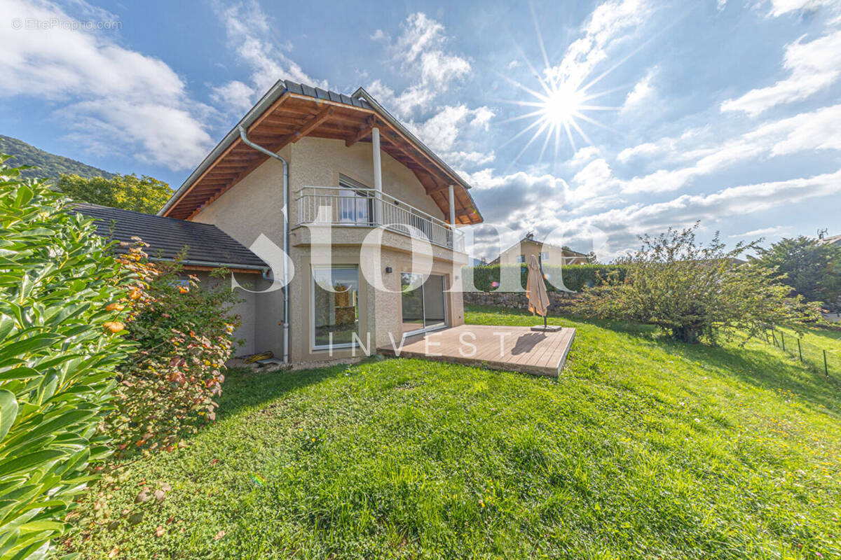 Maison à COLLONGES-SOUS-SALEVE