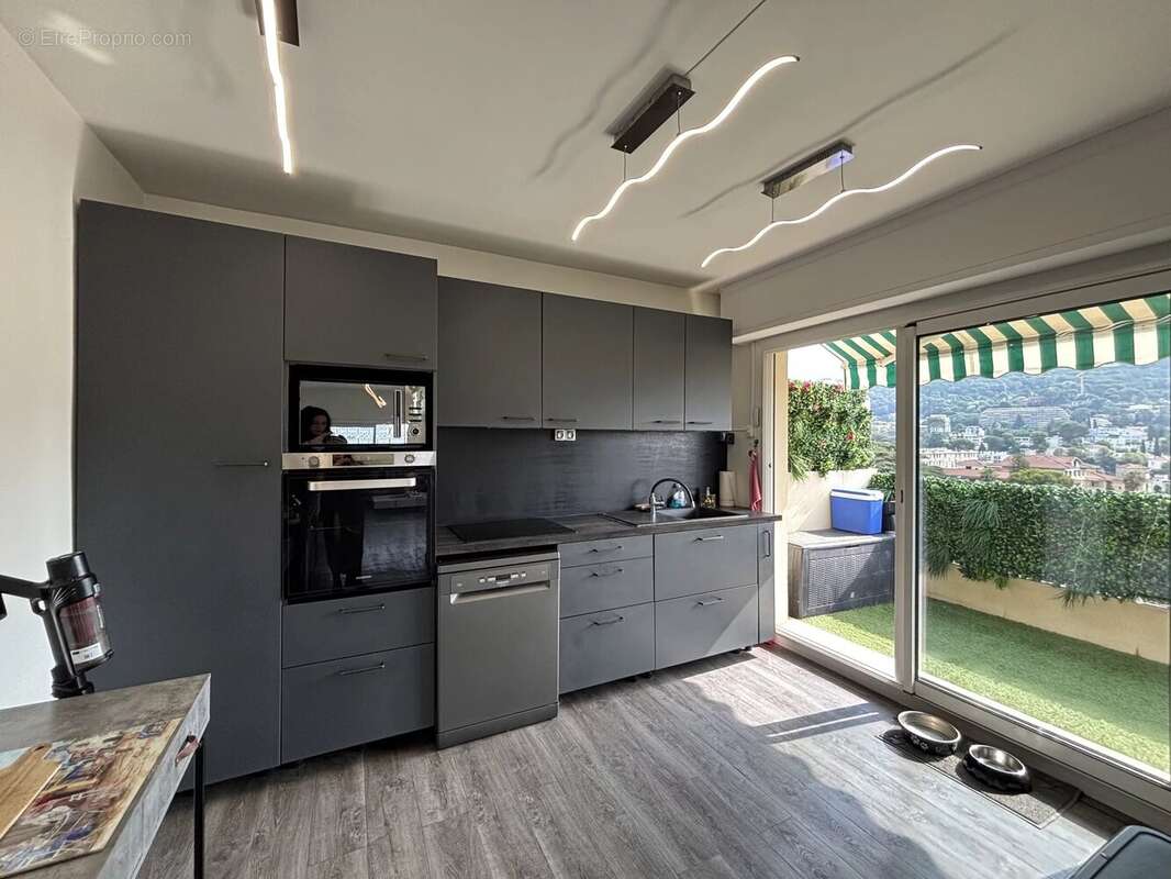 Cannes proche centre - 3P avec superbe rooftop vue sur la mer et les collines - photo 17
