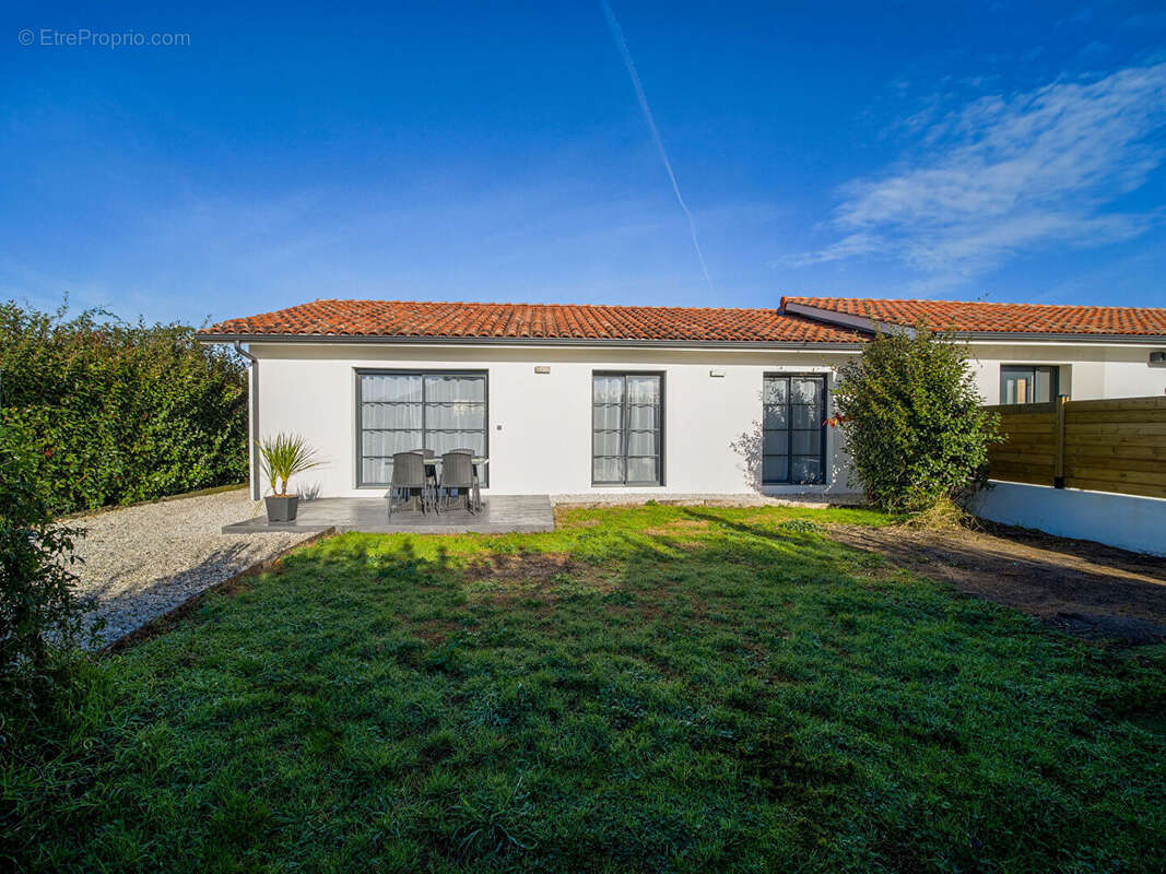 Maison à PARENTIS-EN-BORN
