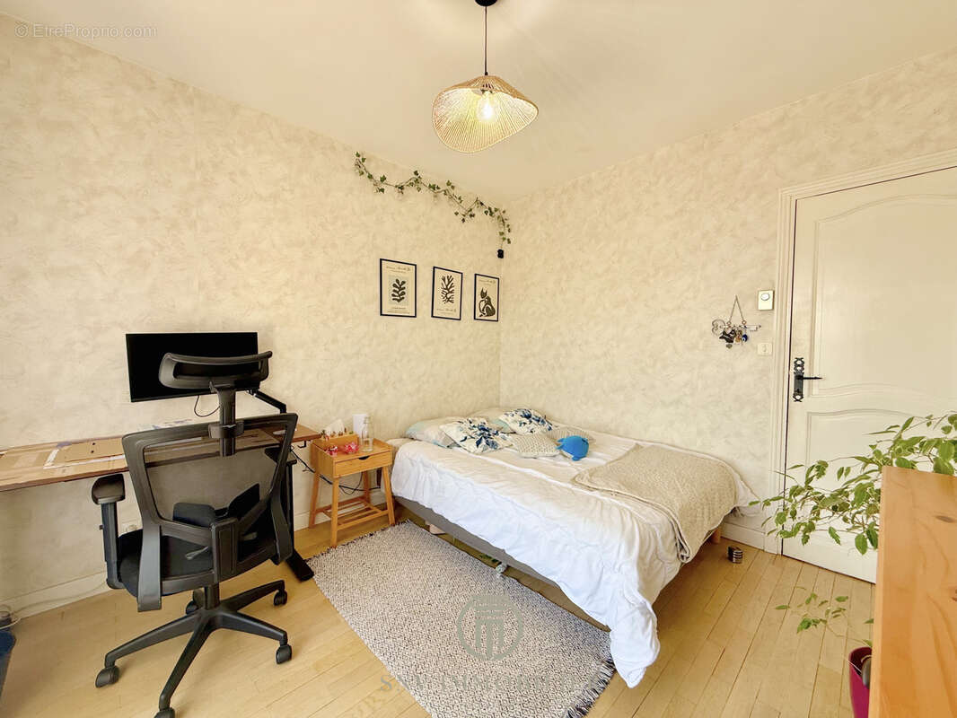 Propriété familiale • 8 chambres • plus d’1 hectare • dépendances - photo 9
