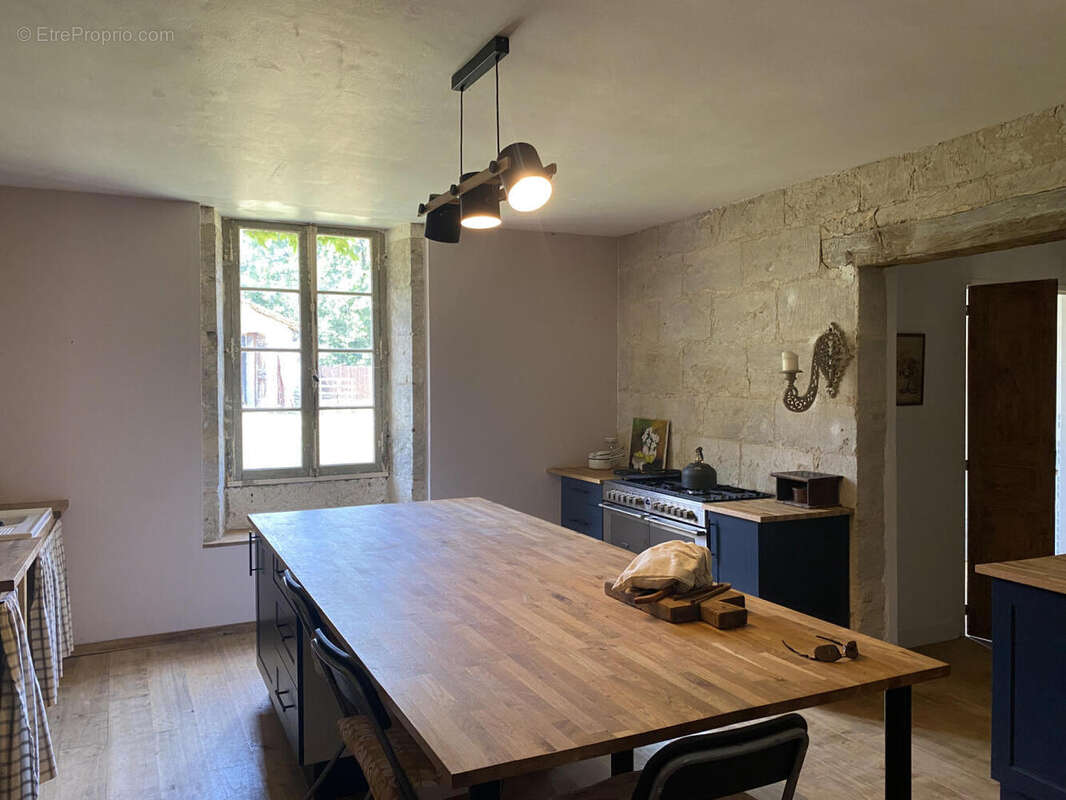 cuisine - Maison à AUBETERRE-SUR-DRONNE