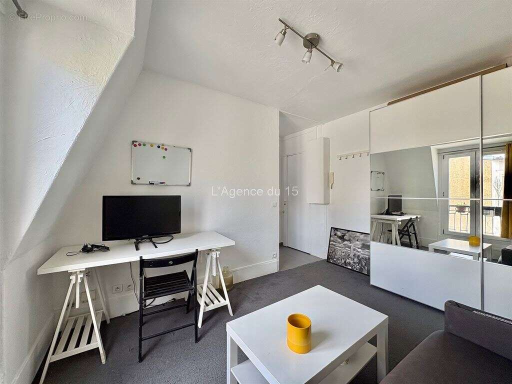 Appartement à PARIS-15E