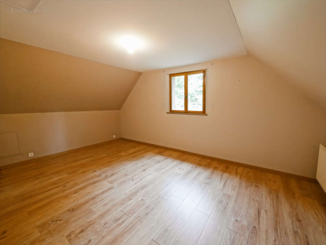 Maison à SYLVAINS-LES-MOULINS