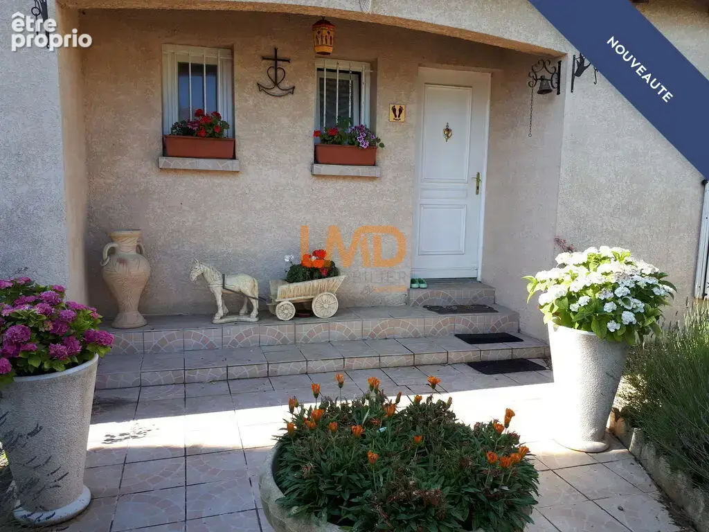 Maison plain-pied piscine grand terrain - photo 3