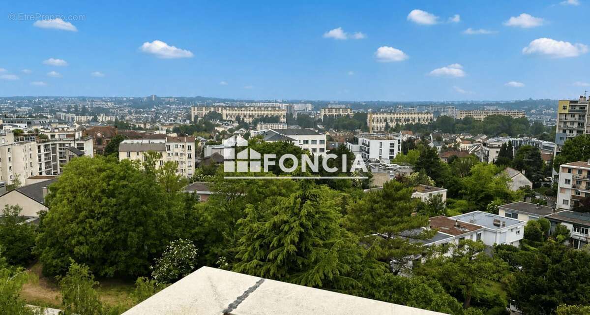 Appartement à FRESNES