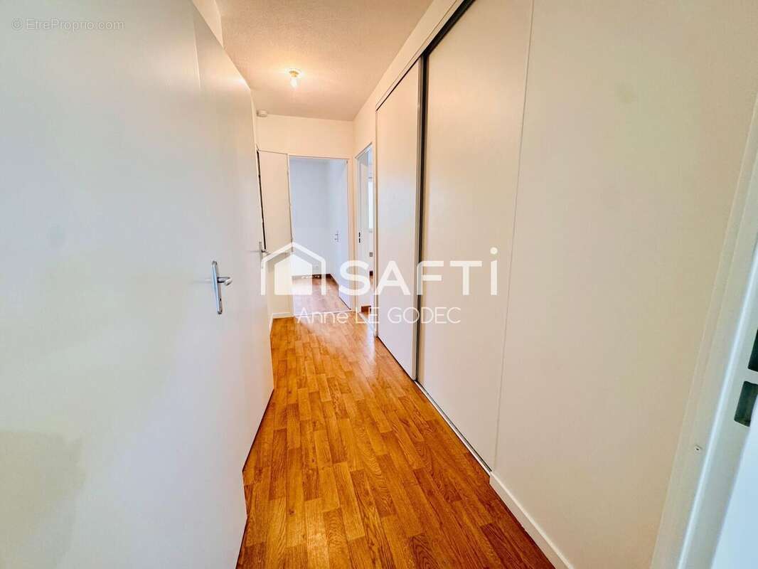 Appartement 67 m² à Saint-Ave  - photo 6