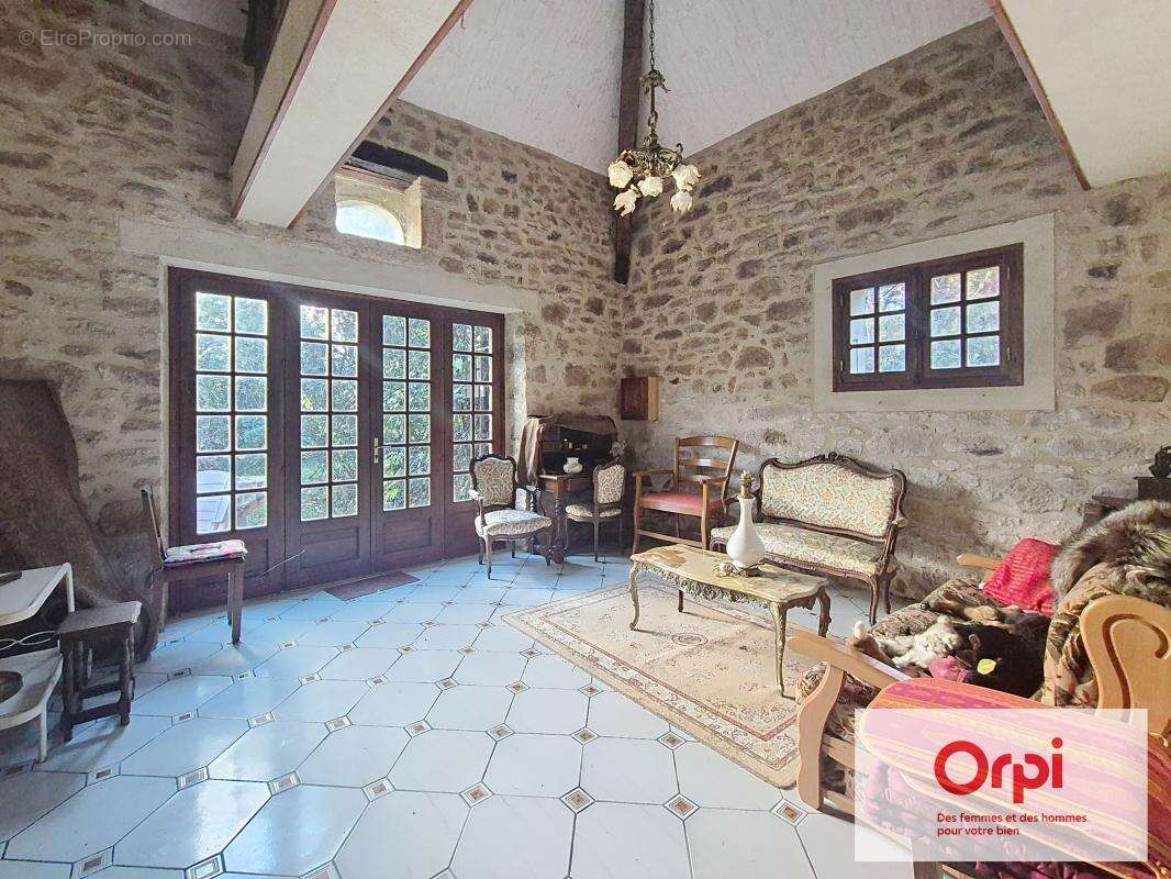 Maison à TERRASSON-LAVILLEDIEU