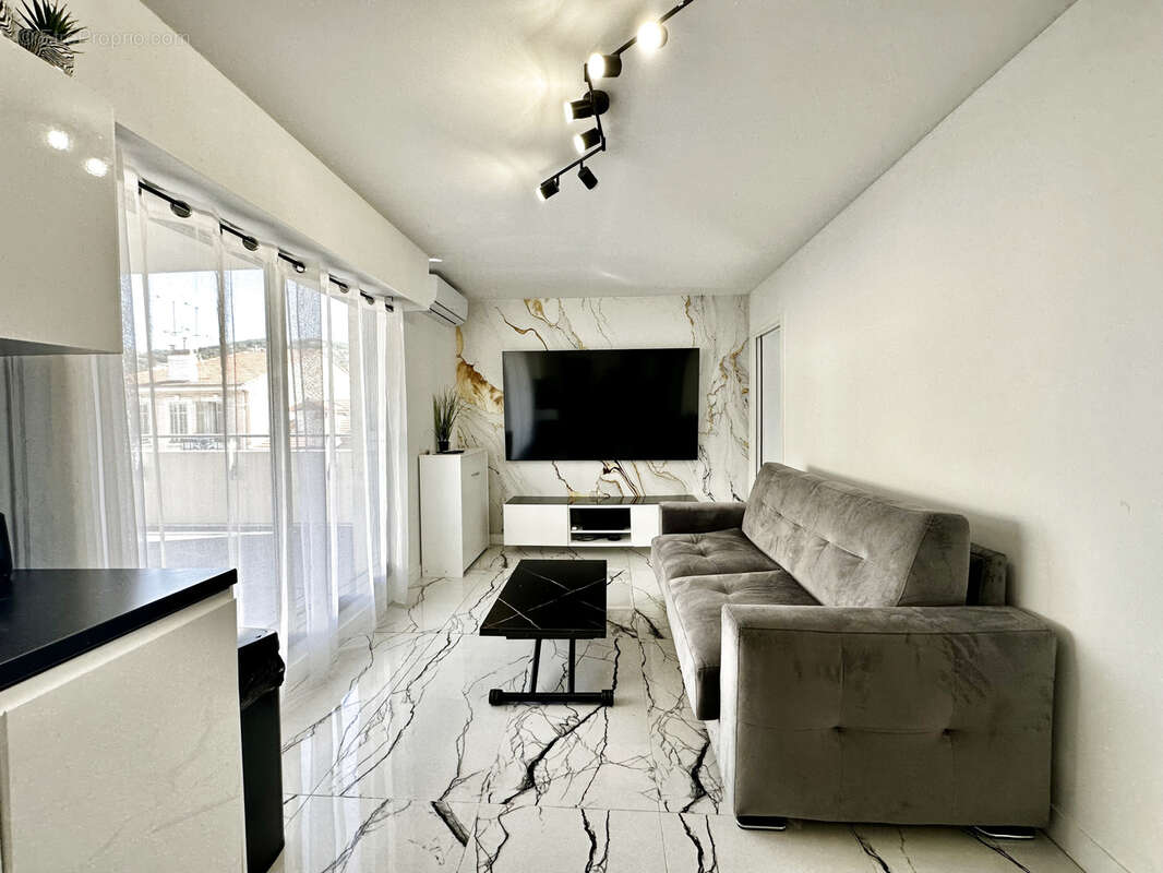 2 pièces 35 m2 + 32 m2 de terrasse à ciel ouvert + parking & cave - photo 6