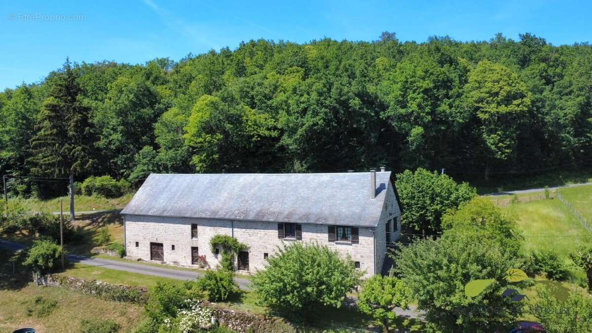 Maison à SAINT-HILAIRE-LES-COURBES