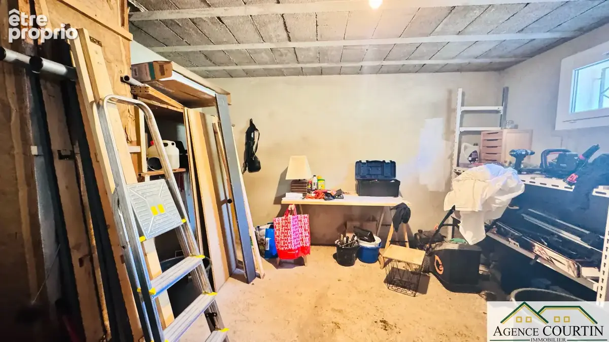 Maison familiale avec 4 chambres, terrain clos et vue dégagée à Lons-le-Saunier - photo 19