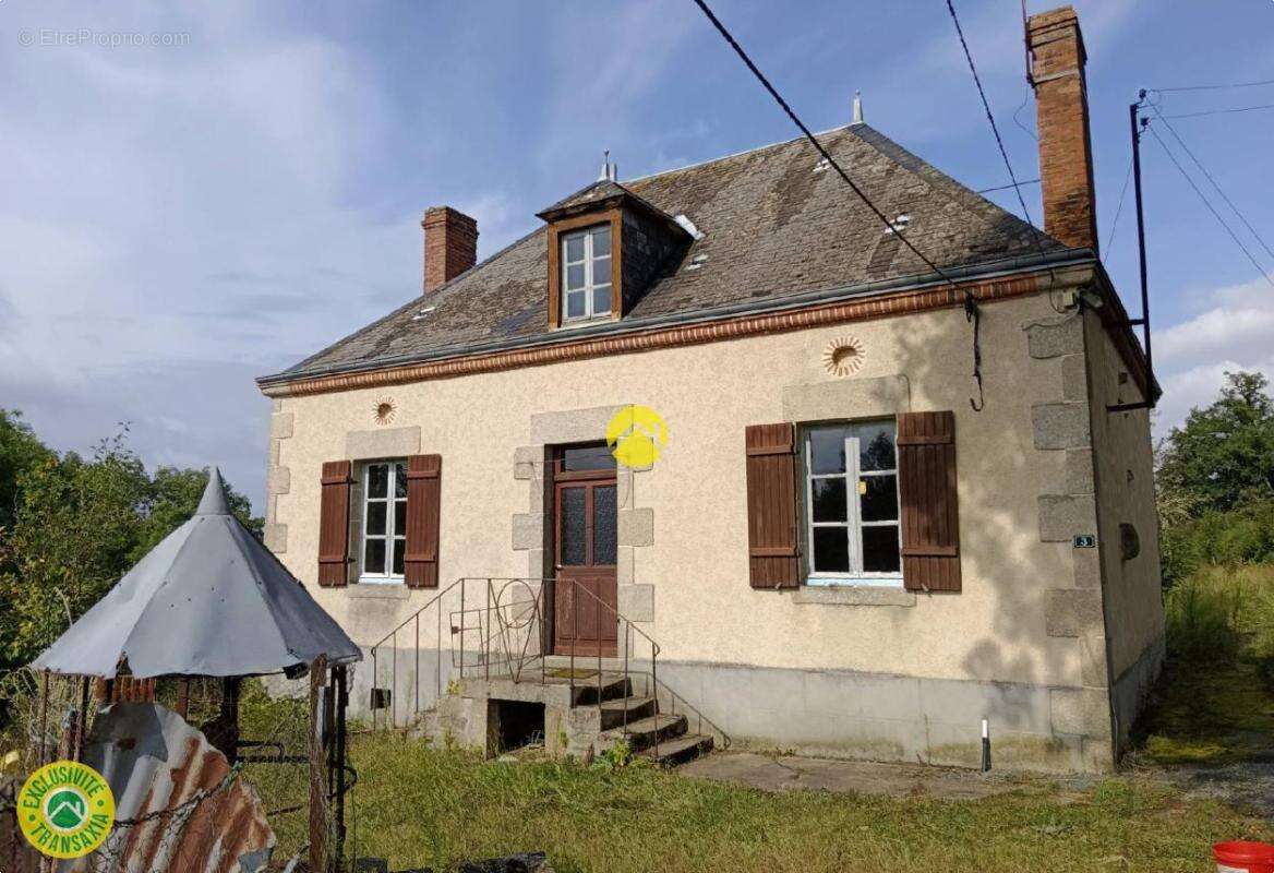 Maison à BONNAT