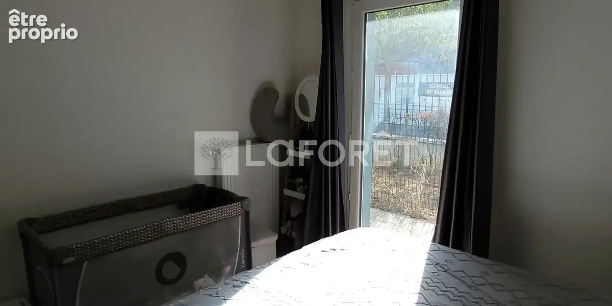 À vendre - Appartement F3 avec 2 terrasses et box à Thiais - photo 9