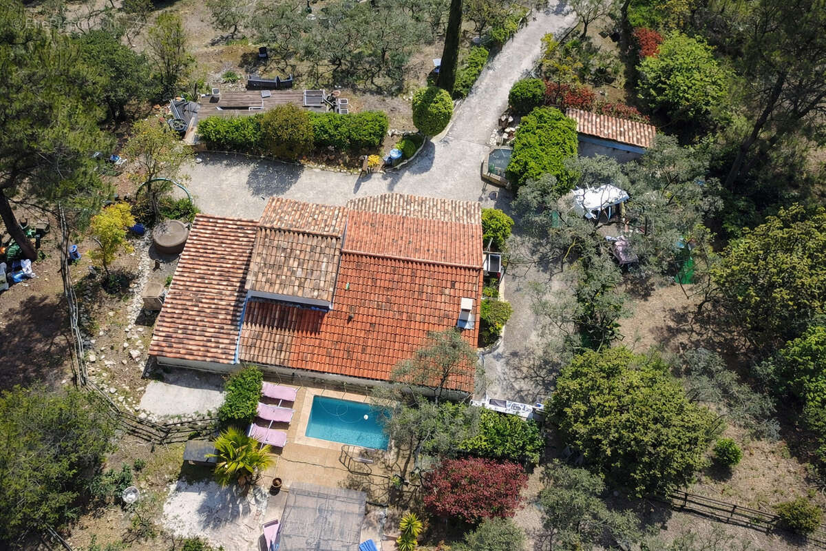 Maison à SOLLIES-TOUCAS