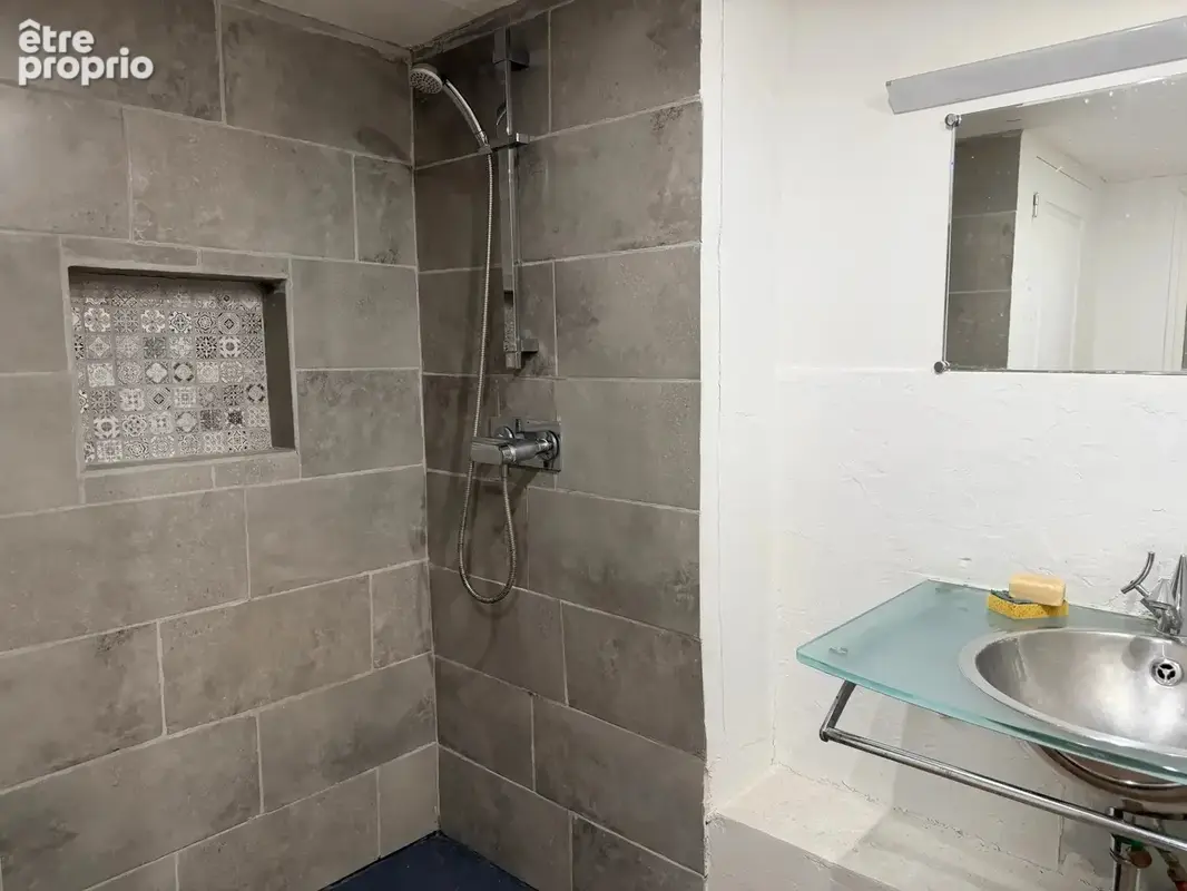 T3 de 85m² à rénover Rue Lianthier - photo 6
