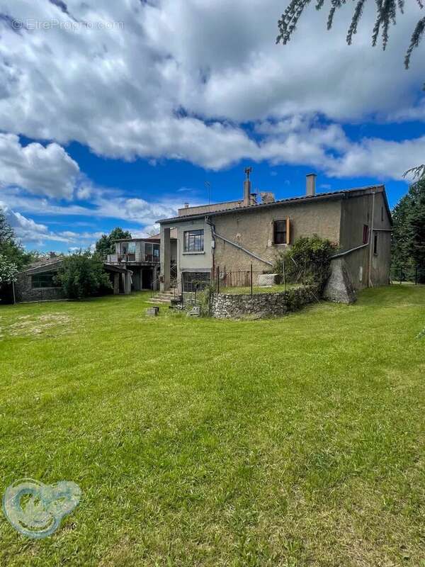 Appartement à SAINT-TRINIT