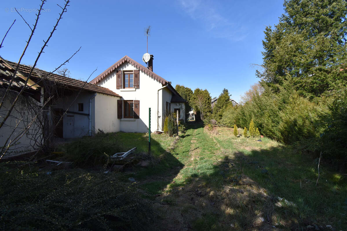 Maison à SAINT-LOUP-SUR-SEMOUSE