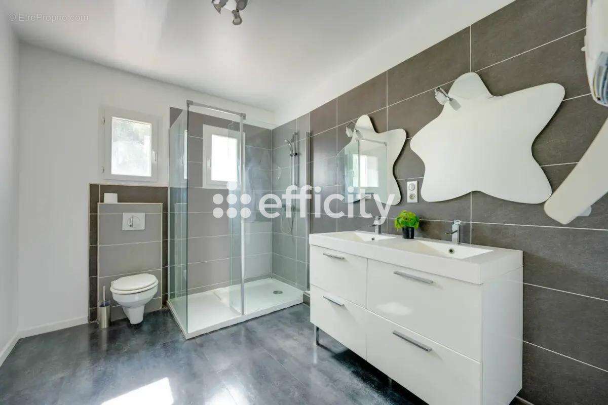 Appartement à SAINT-CYR-SUR-MER