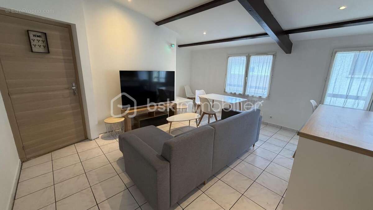 Appartement à ANNEYRON