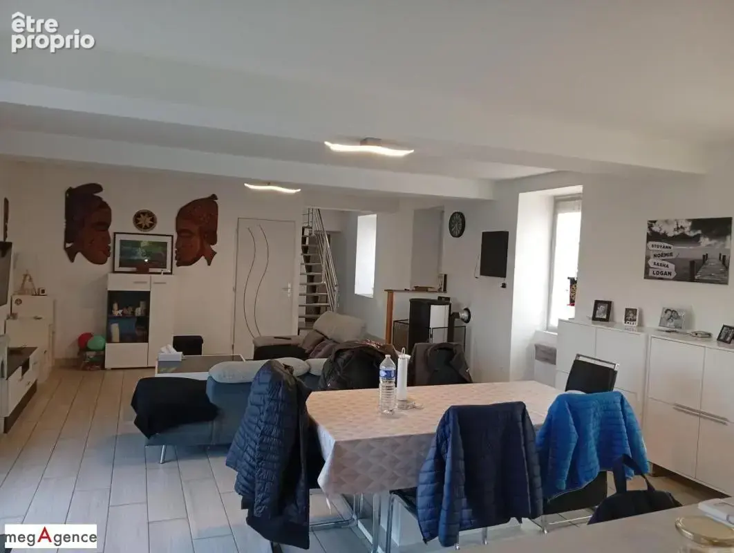 Maison rénovée 3 chambres garage sur 3482 m² clos - photo 8