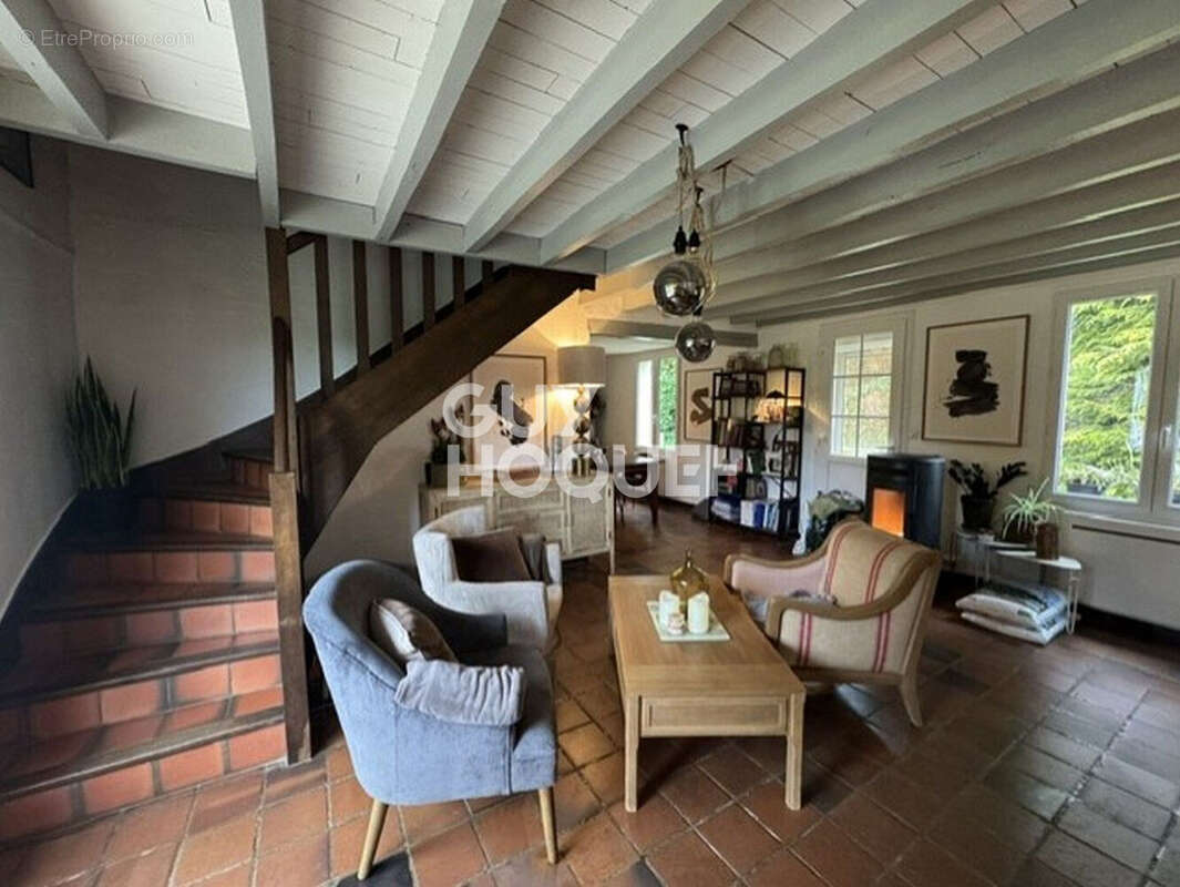 Maison charmante à vendre à Gault-Soigny, havre de paix et de lumière - photo 2