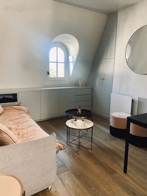 Appartement à PARIS-7E