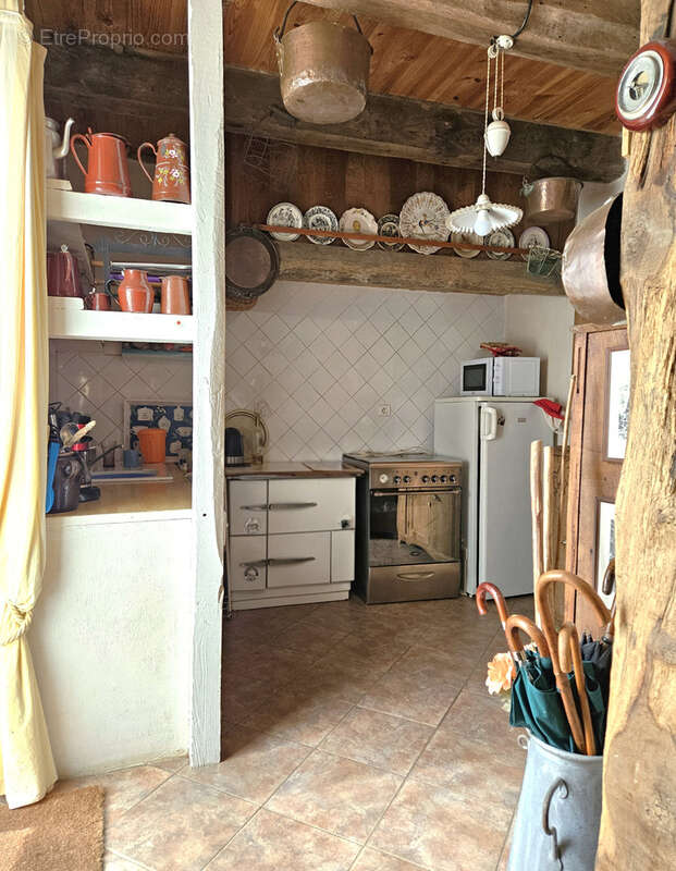 Maison à LA SALVETAT-PEYRALES