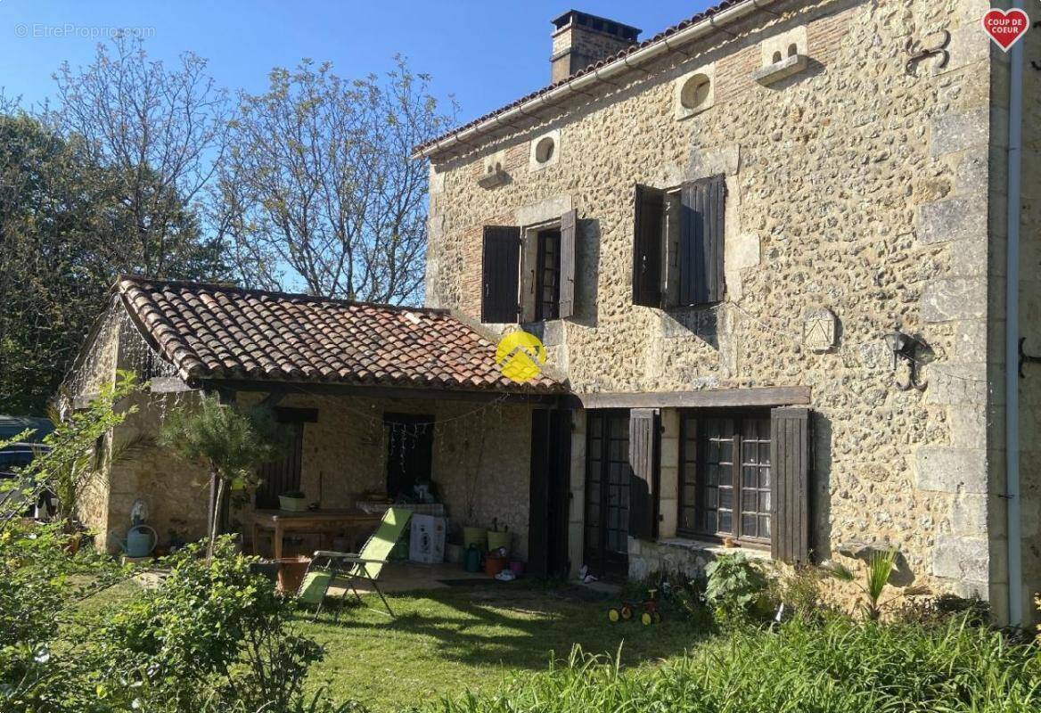Maison à SAINT-AMAND-DE-VERGT
