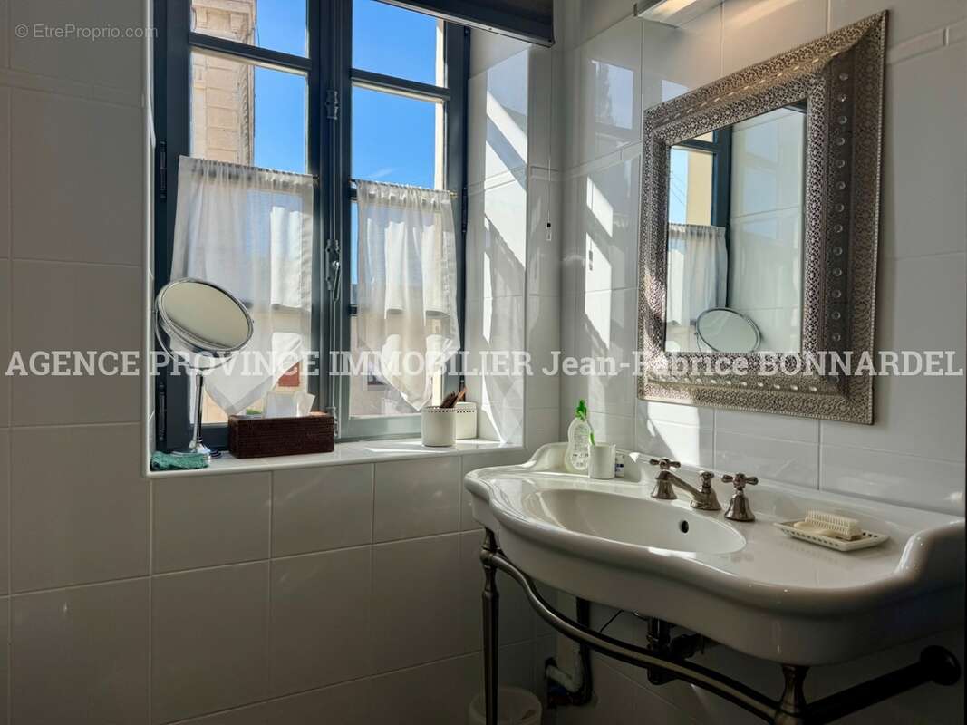 Maison à MONTSEGUR-SUR-LAUZON