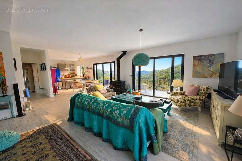 Maison 6 pièces / 130 m² / 519 000 EUR / BARGEMON - photo 6