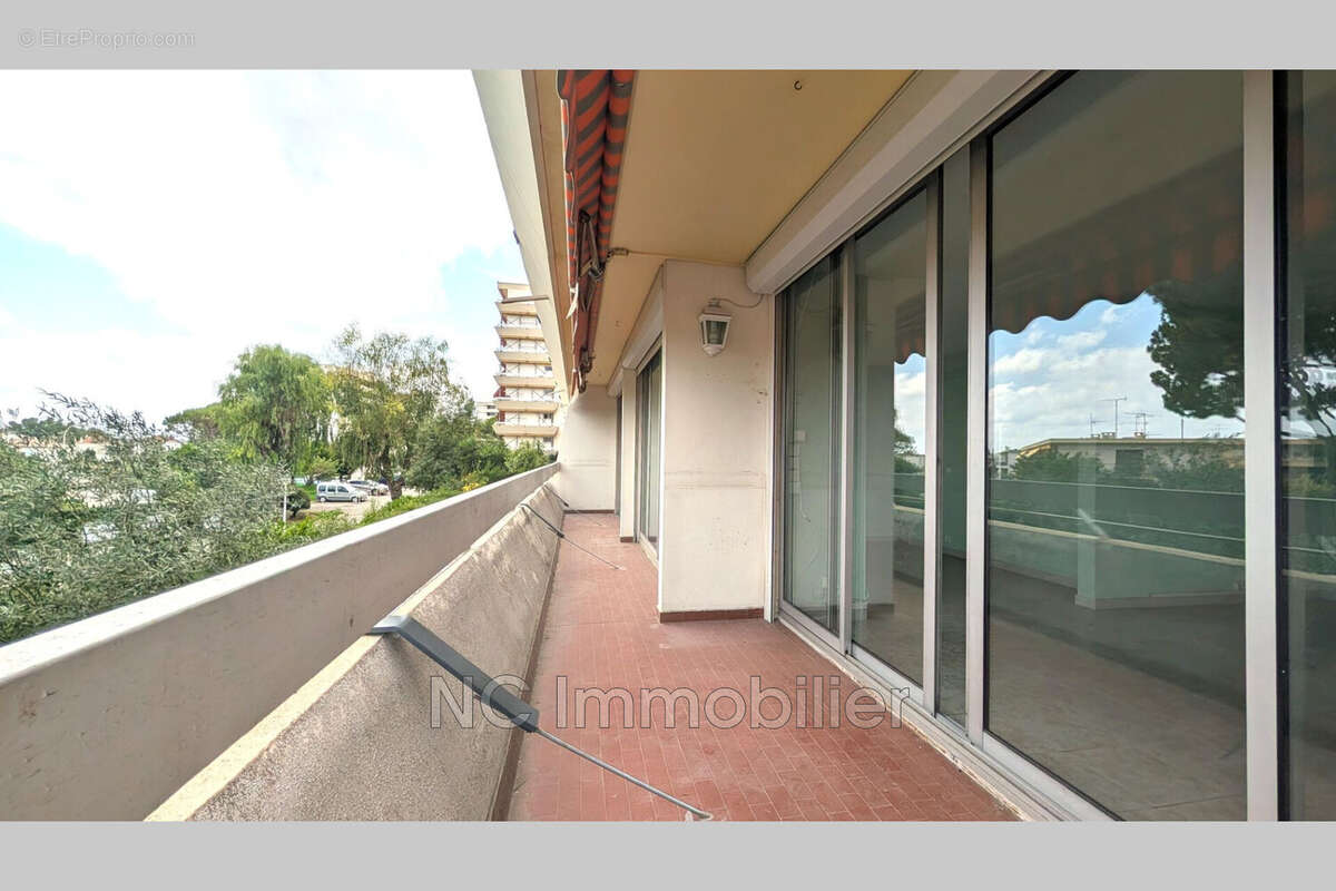 Appartement 87 m² à Antibes  - photo 4