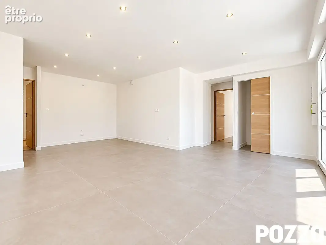 A Vendre - Avranches centre - Appartement rez-de-chaussée - 5 pièce(s) 137,64 m² - terrasse et parking - photo 4
