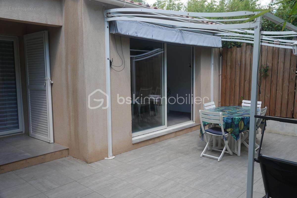 Maison individuelle de 220m2 avec 2 appartements - piscine - garage - jardin arbore - photo 22