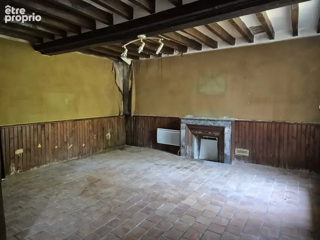 Maison à rénover avec terrain. - photo 5