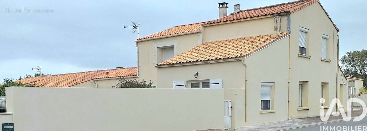 Photo 1 - Maison à SAINT-JUST-LUZAC