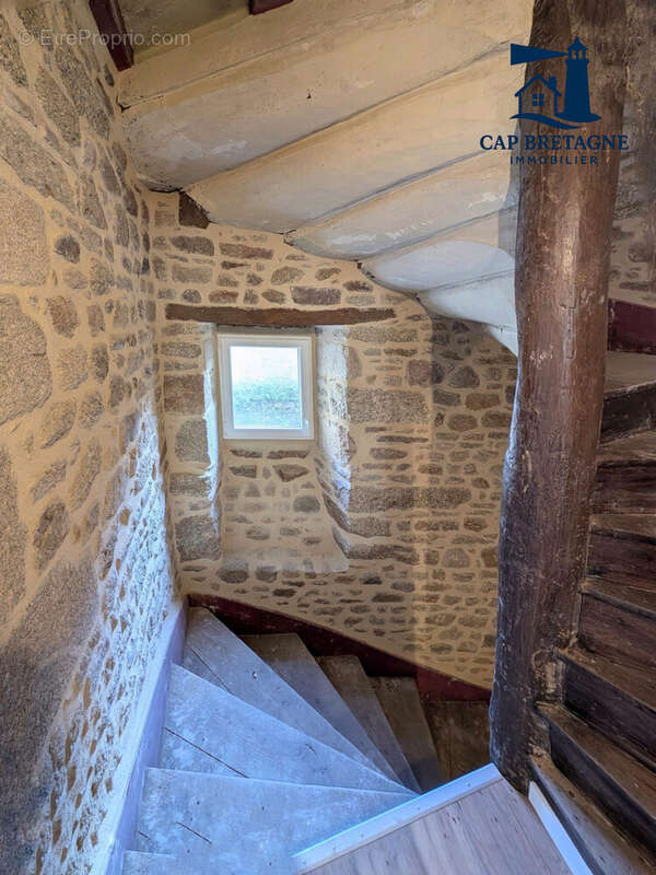 Maison à QUINTIN