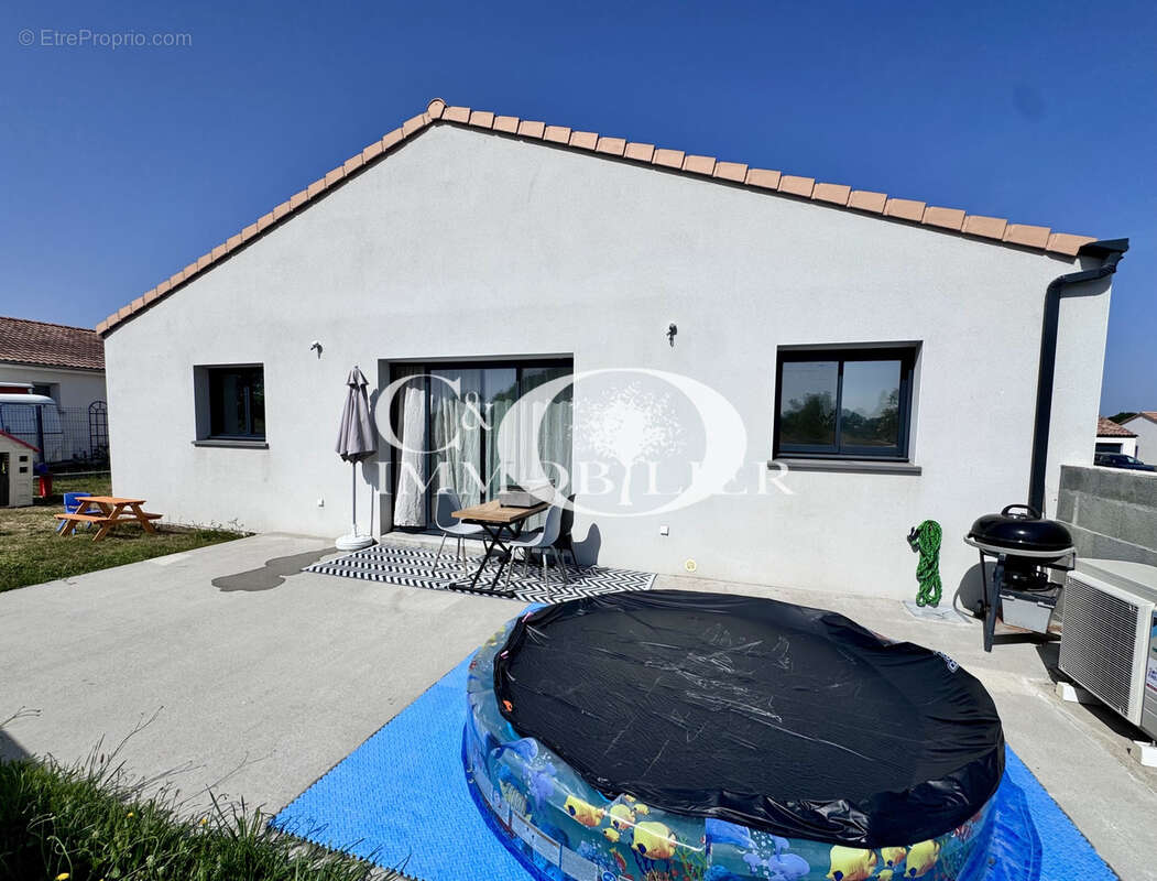 Maison à LEGE